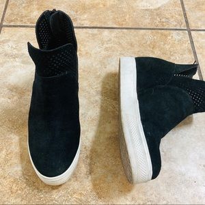 Winnie Sneaker Bootie 7.5 black suede